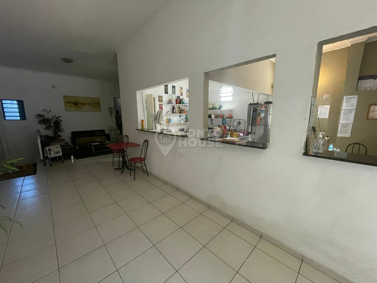  Prédio comercial para locação no bairro Jabaquara com 950m², 15 salas e 10 vagas 