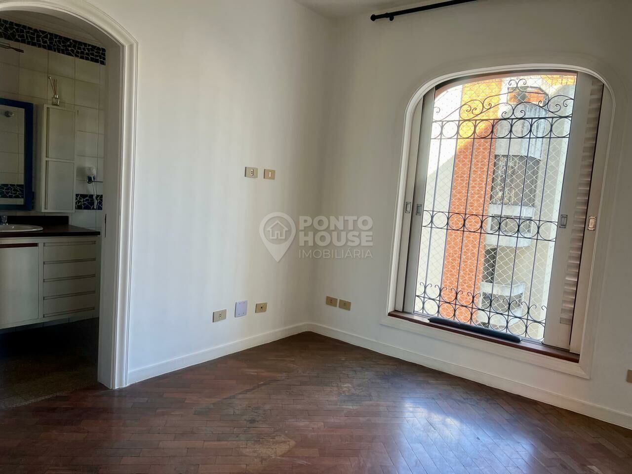 Apartamento à venda no bairro Vila Clementino com 3 suítes e 3 vagas de garagem 224m²