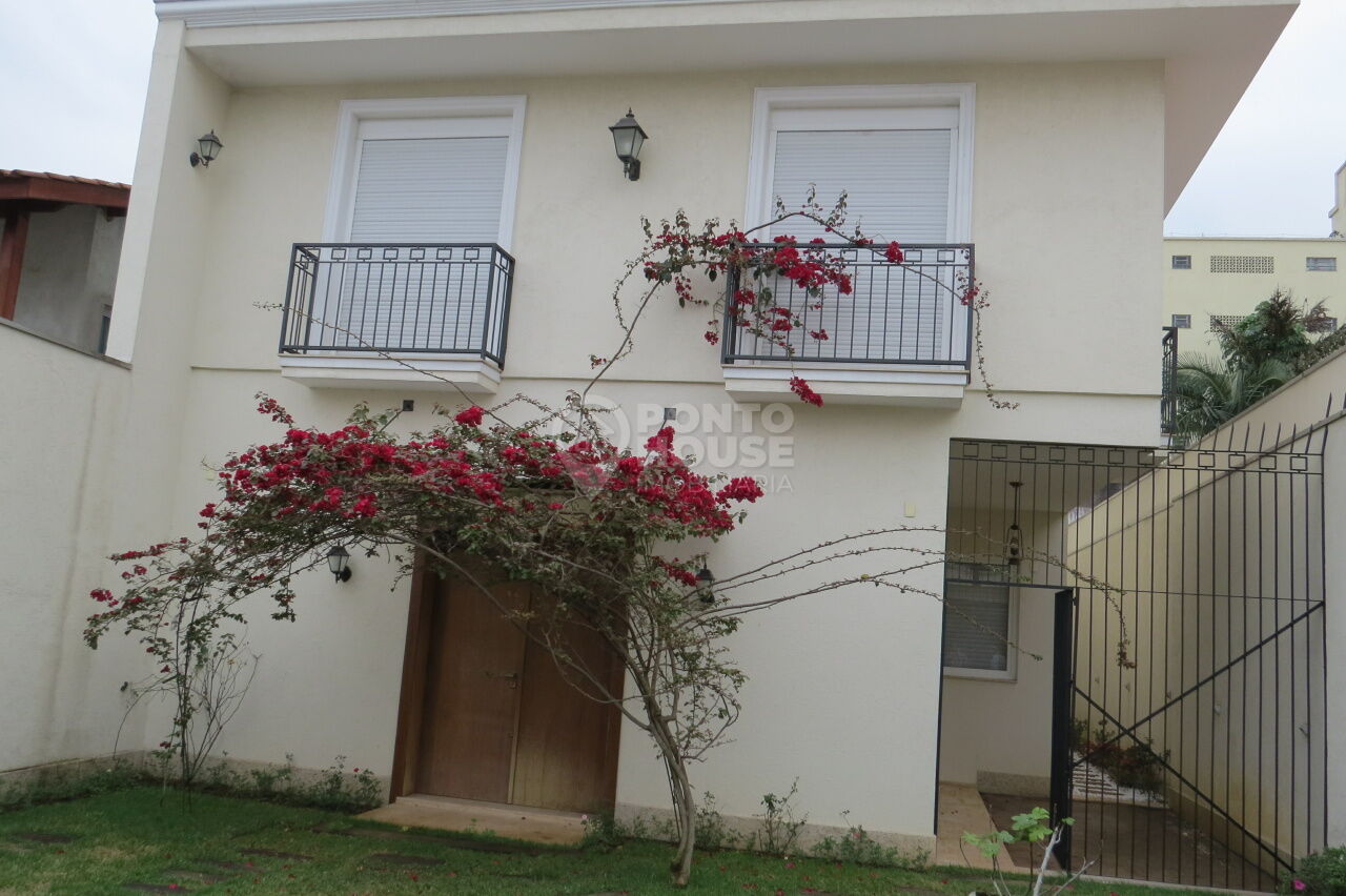 Casa à Venda no bairro Planalto Paulista, 3 Suítes, 4 Vagas, Próxima Clube Sírio