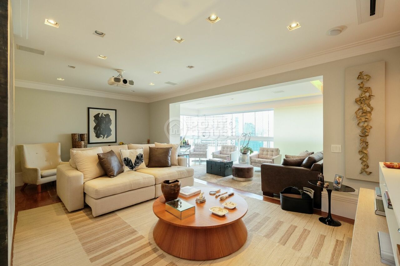 Apartamento à venda no bairro Paraiso de 150m², 3 suítes e 4 vagas