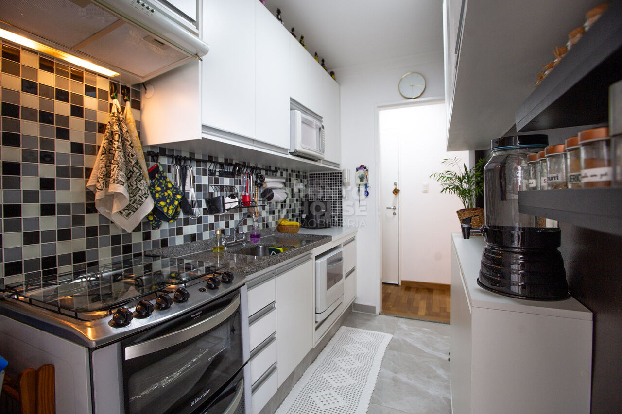 Apartamento à venda com 2 quartos (1 suíte), 2 banheiros e 1 vaga na Saúde