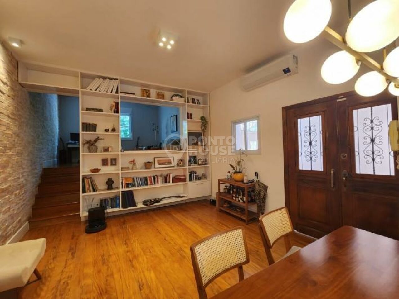 Casa térrea à venda no bairro Vila Mariana 2 dormitórios, 2 banheiros e 1 vaga 