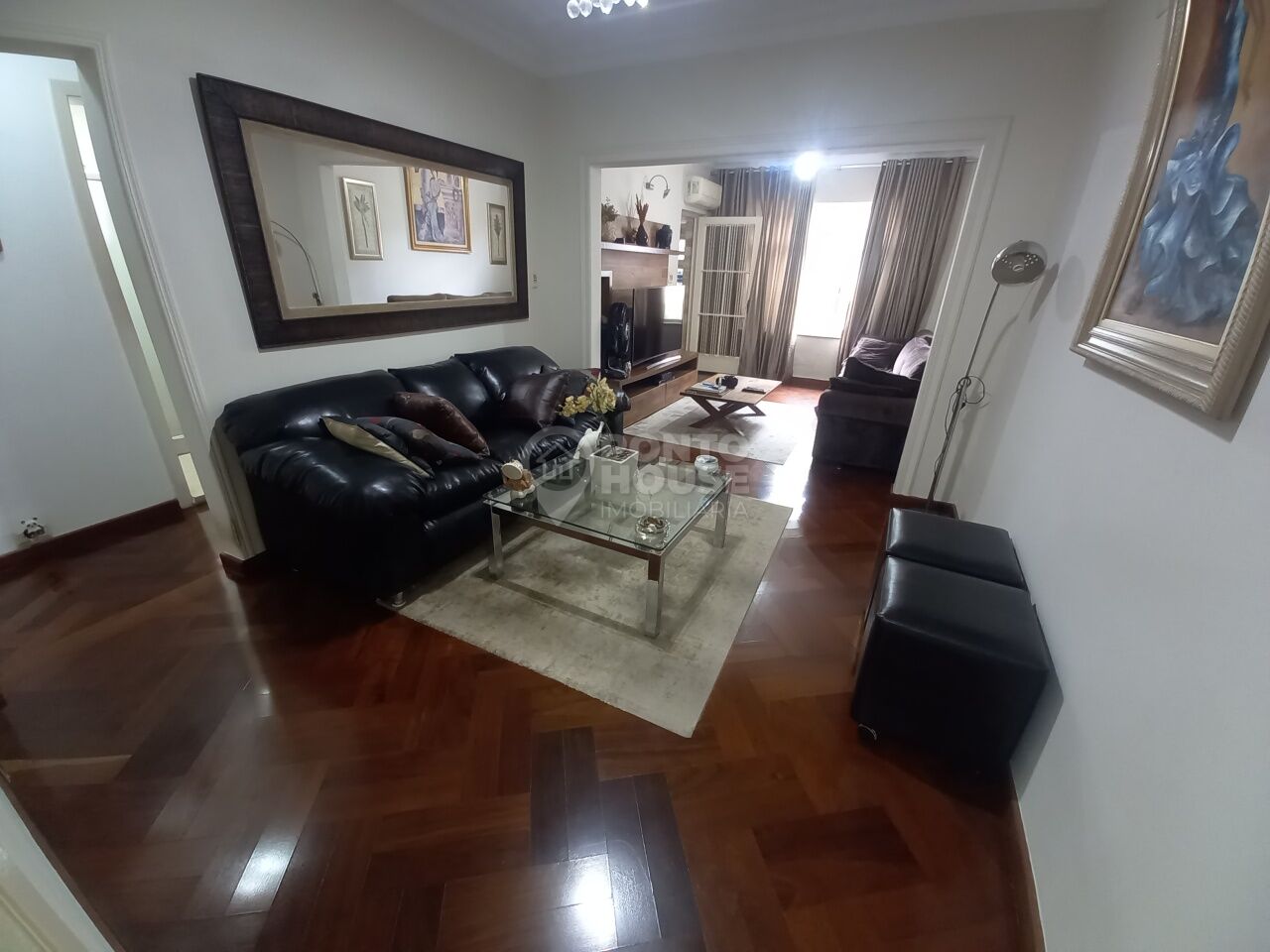 Casa térrea à venda no Jardim da Saúde com 3 dormitórios, suíte e 3 vagas