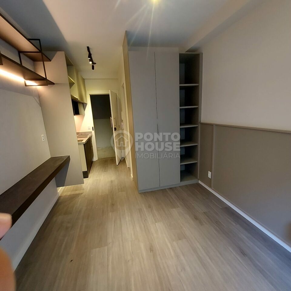 Studio com 1 dormitório à venda e/ou locação no Bairro Mirandópolis.