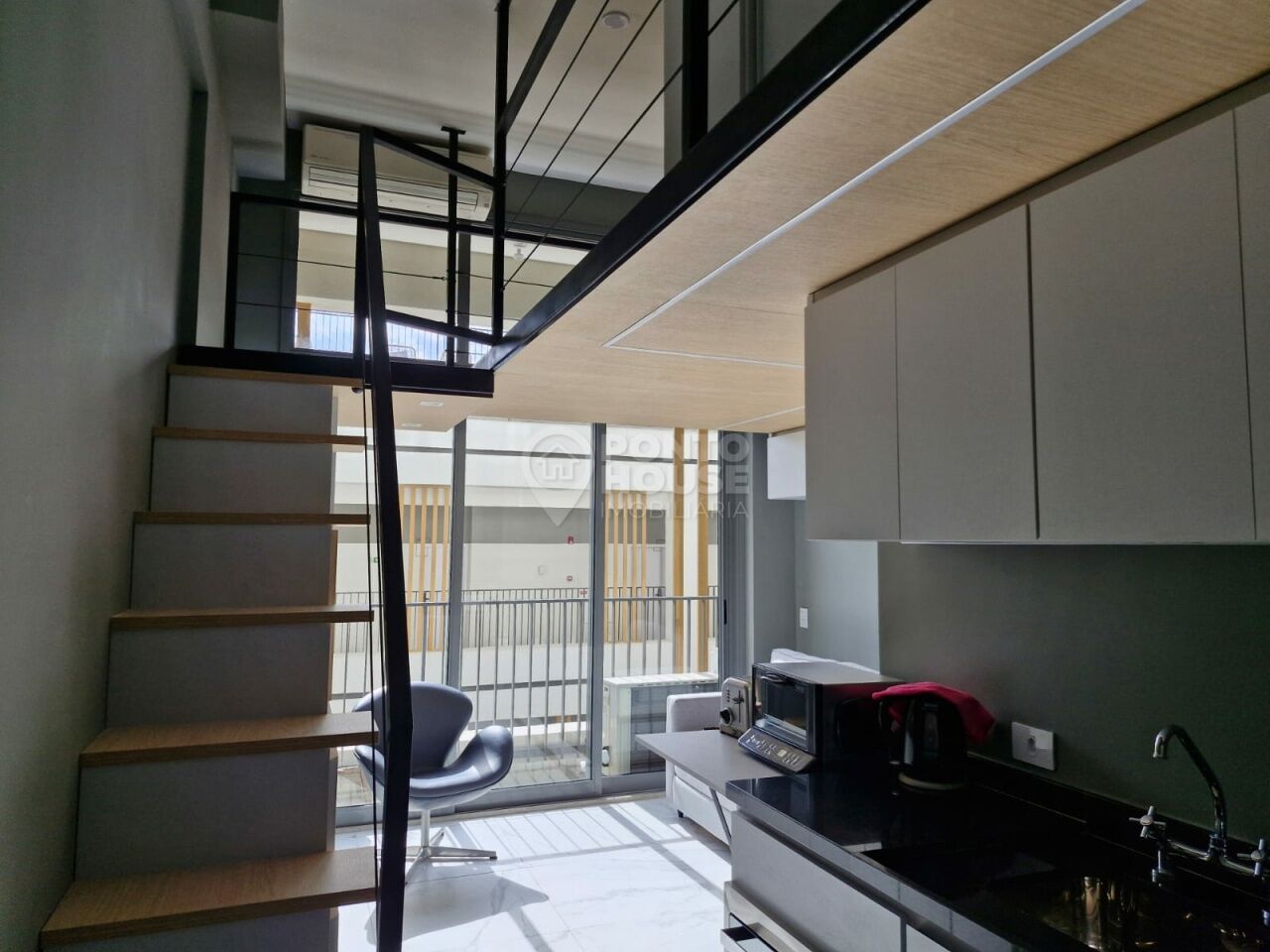 Apartamento Studio mobiliado Vila Mariana com 1 dormitório, 1 banheiro e 1 sala