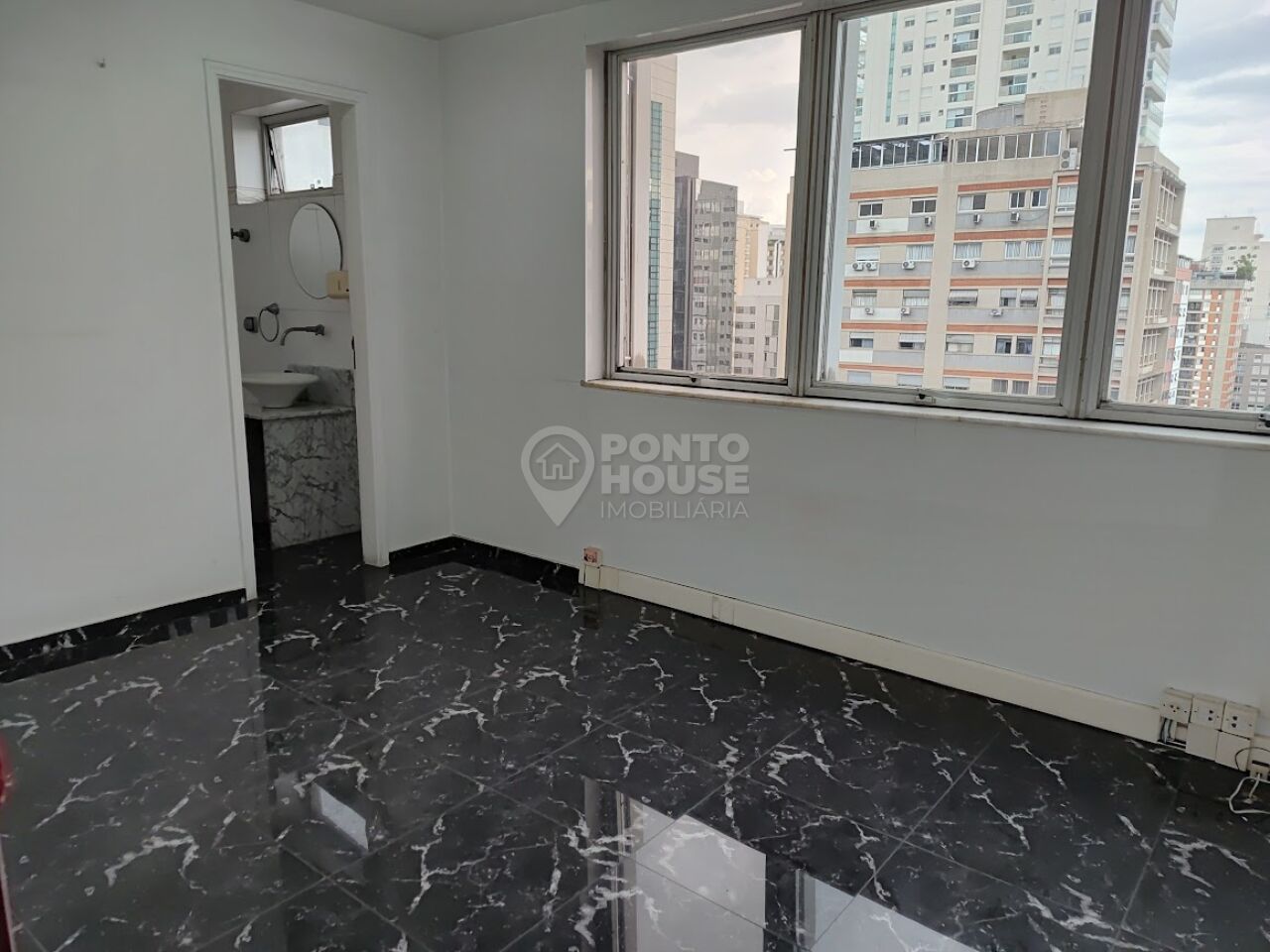 Conjunto comercial Paraiso de 75m², 4 salas, recepção, 2 wc´s, copa e 2 vagas