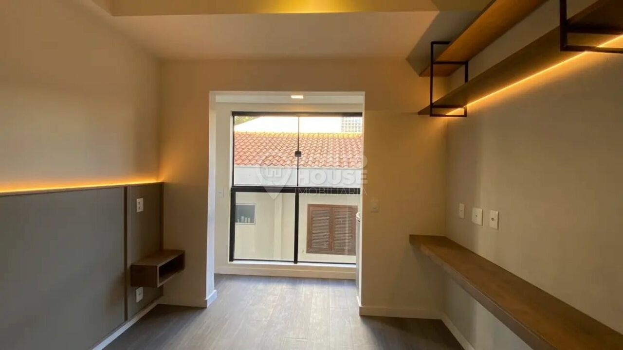 Studio com 1 dormitório à venda e/ou locação no Bairro Mirandópolis.