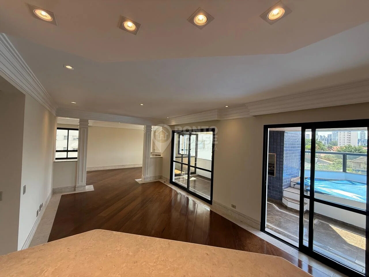 Apartamento penthouse à venda e locação no Brooklin de 216m², 3 suítes e 3 vagas