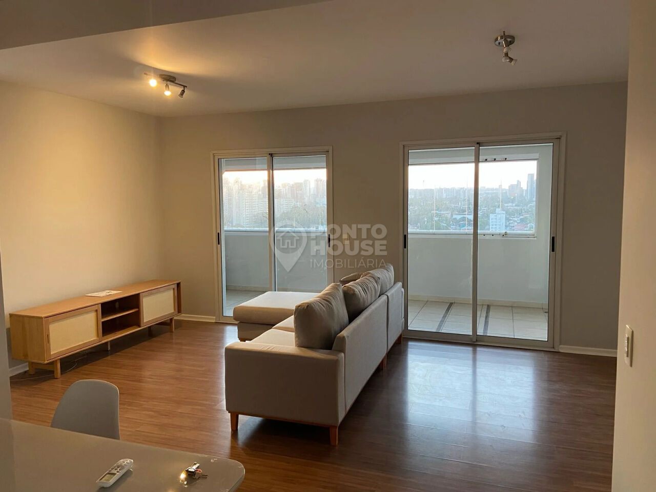 Apartamento à venda Brooklin de 124m², 3 dormitórios, varanda gourmet e 2 vagas
