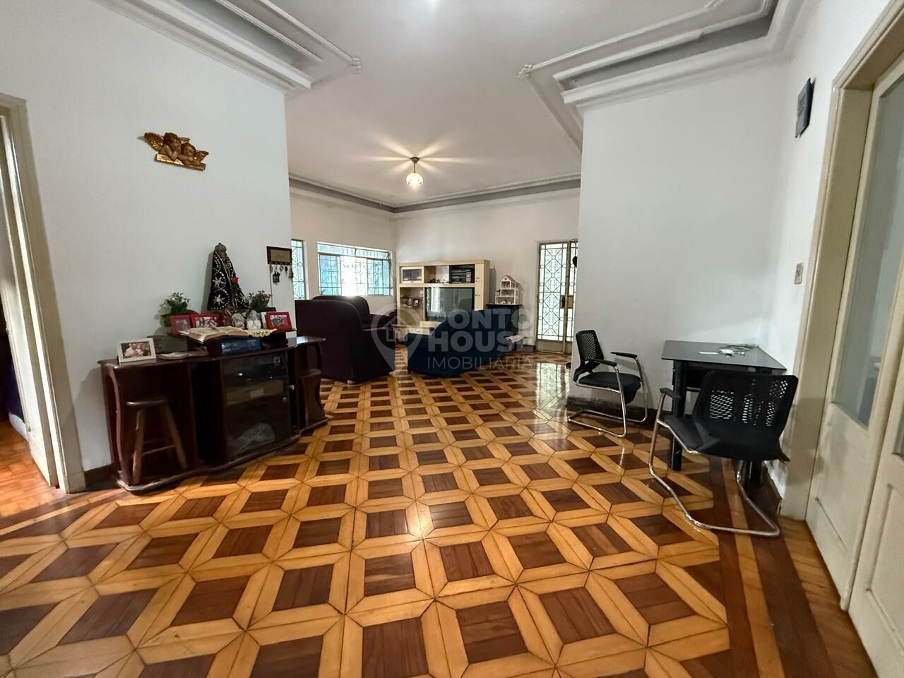 Casa Térrea terreno 12x27  com 2 dorm quintal edícula 3 vagas Vila Monumento 