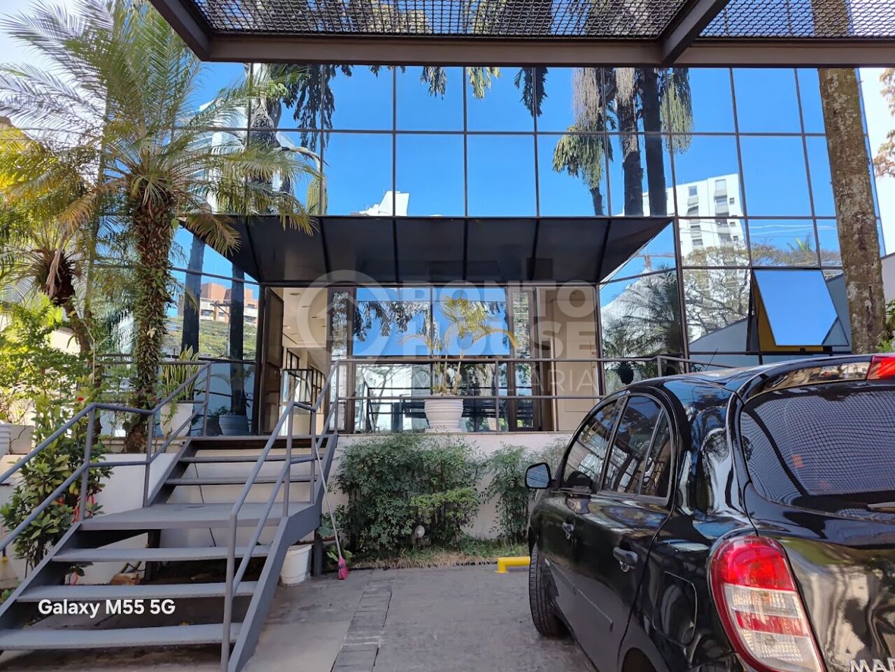 Prédio comercial para locação, 1.250m², com 10 salas, piscina aquecida, 25 vagas