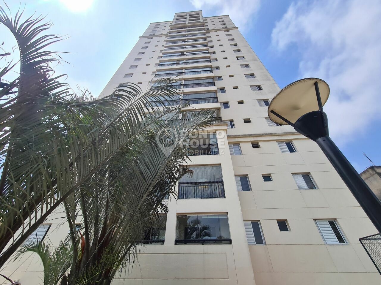 Apartamento à venda no bairro Ipiranga de 3 dormitórios, 1 vaga e  varanda grill