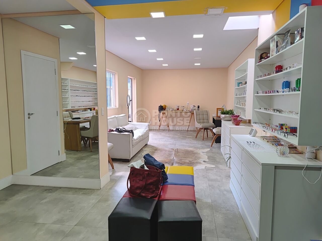 Sobrado comercial à venda no bairro Vila Clementino de 5 salas, 2 wc´s e 2 vagas