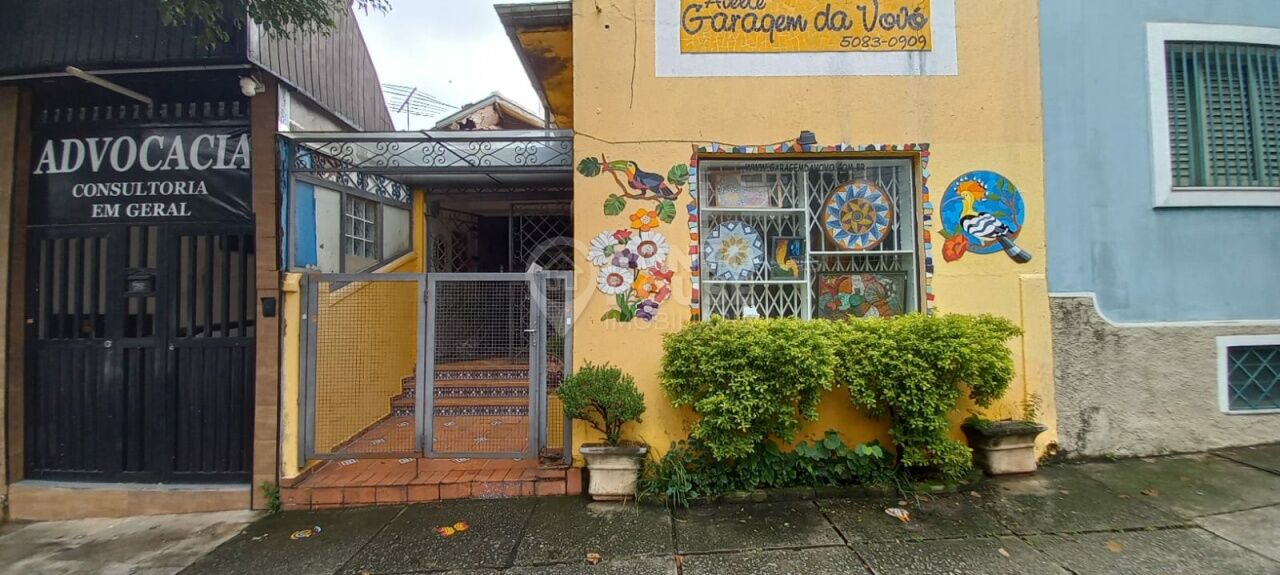 Casa térrea à venda no bairro Vila Gumercindo de 2 dormitórios e 2 banheiros