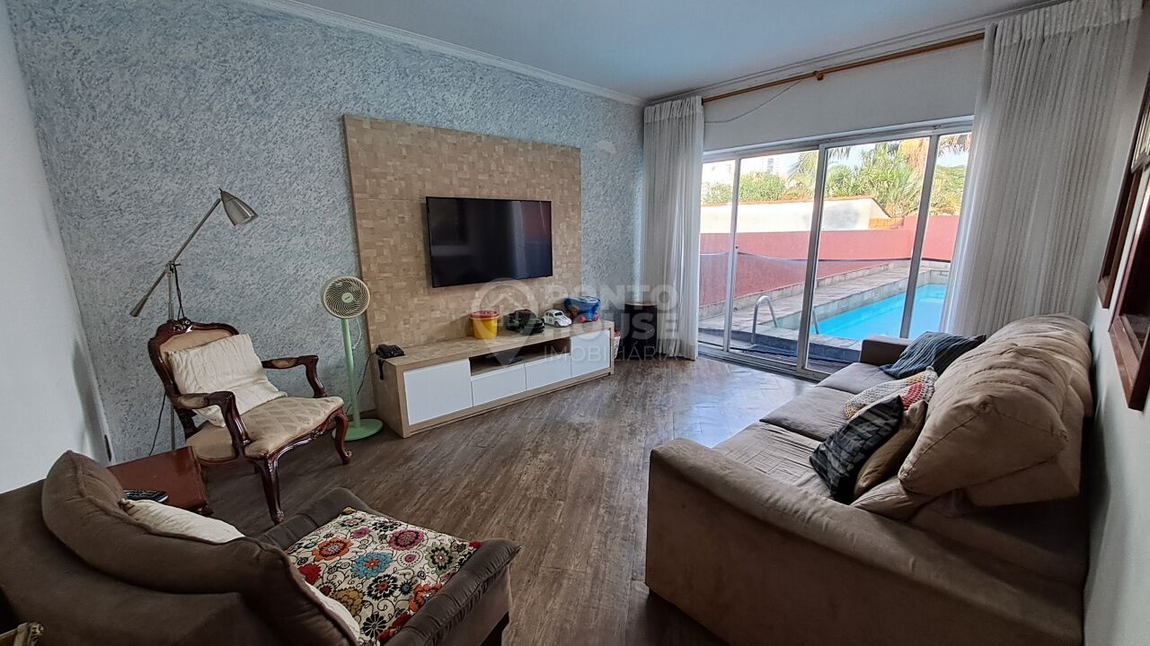 Casa à Venda no Planalto Paulista, 4 Suítes, 4 Vagas e Piscina, 270 m² Terreno