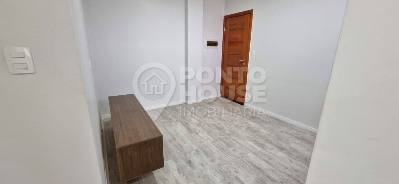 Apartamento à venda no bairro Saúde de 1 dormitório, 1 banheiro e 1 sala