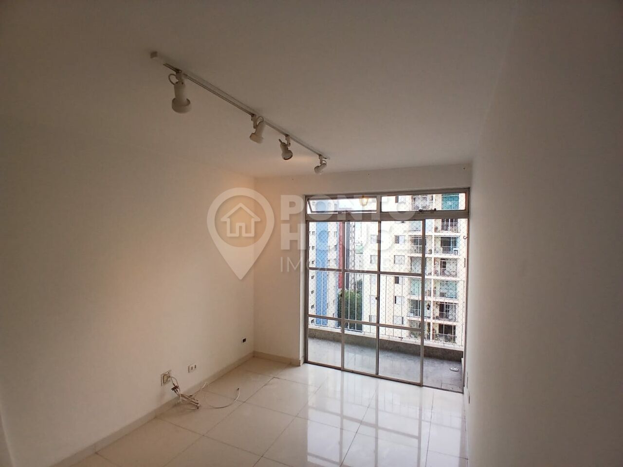 Apartamento à venda bairro Saúde 3 dormitórios e 2 vagas a 500 metros do Metrô