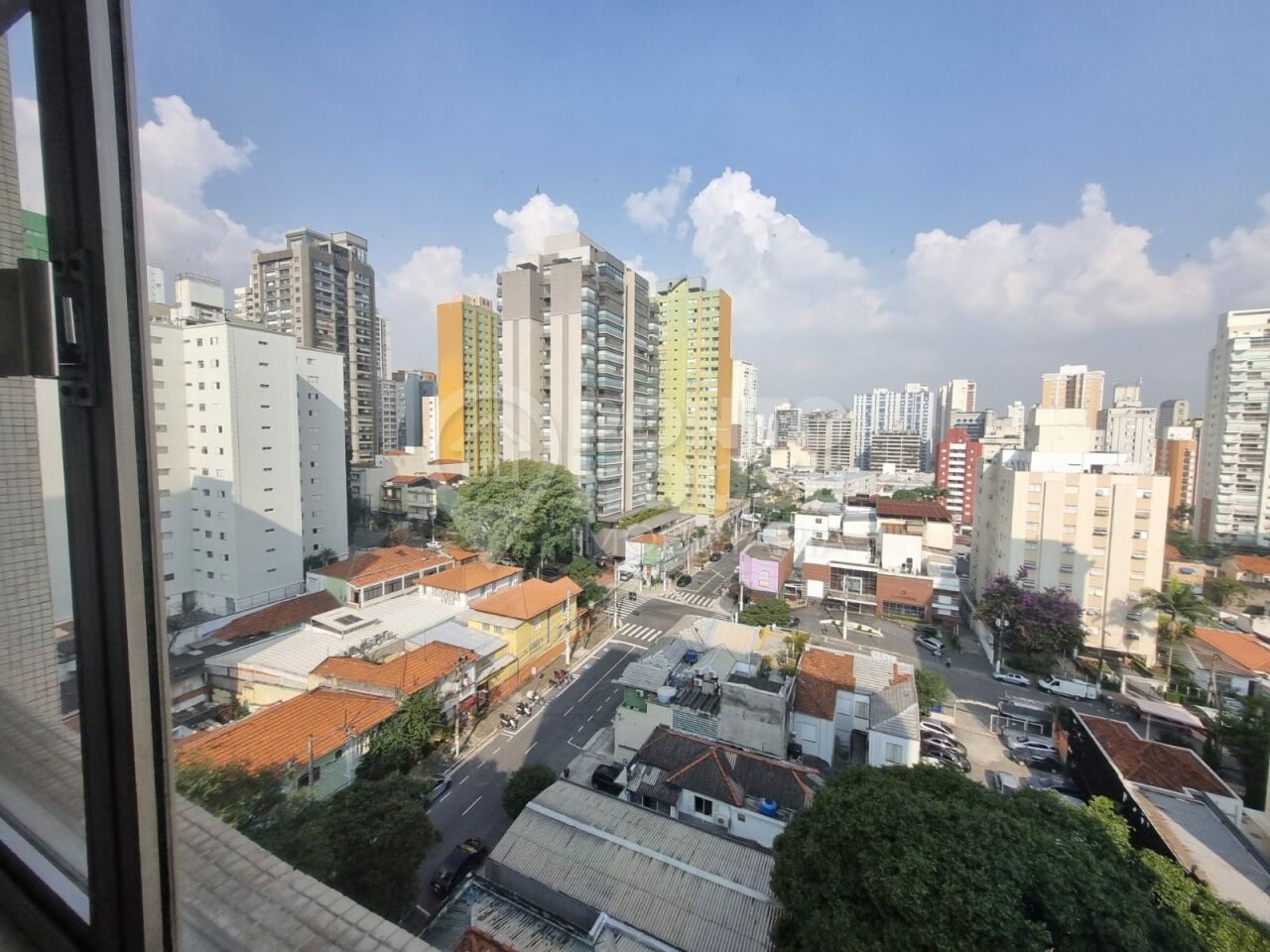 Apartamento à venda de 93m², no Paraíso de 2 dormitórios, living, 1 vaga