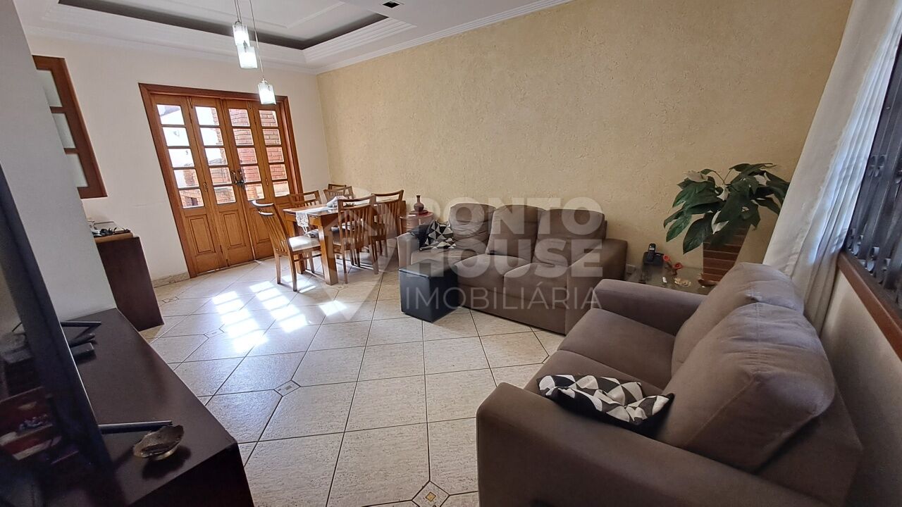 Casa à venda Planalto Paulista 3 suítes, 2 vagas, super ensolarada, ótimo local