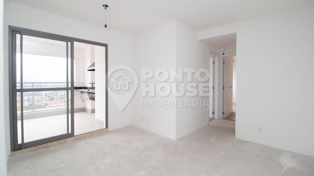 Apartamento à venda no Ipiranga 2 Suítes 1 banheiro e 1 vaga, andar alto