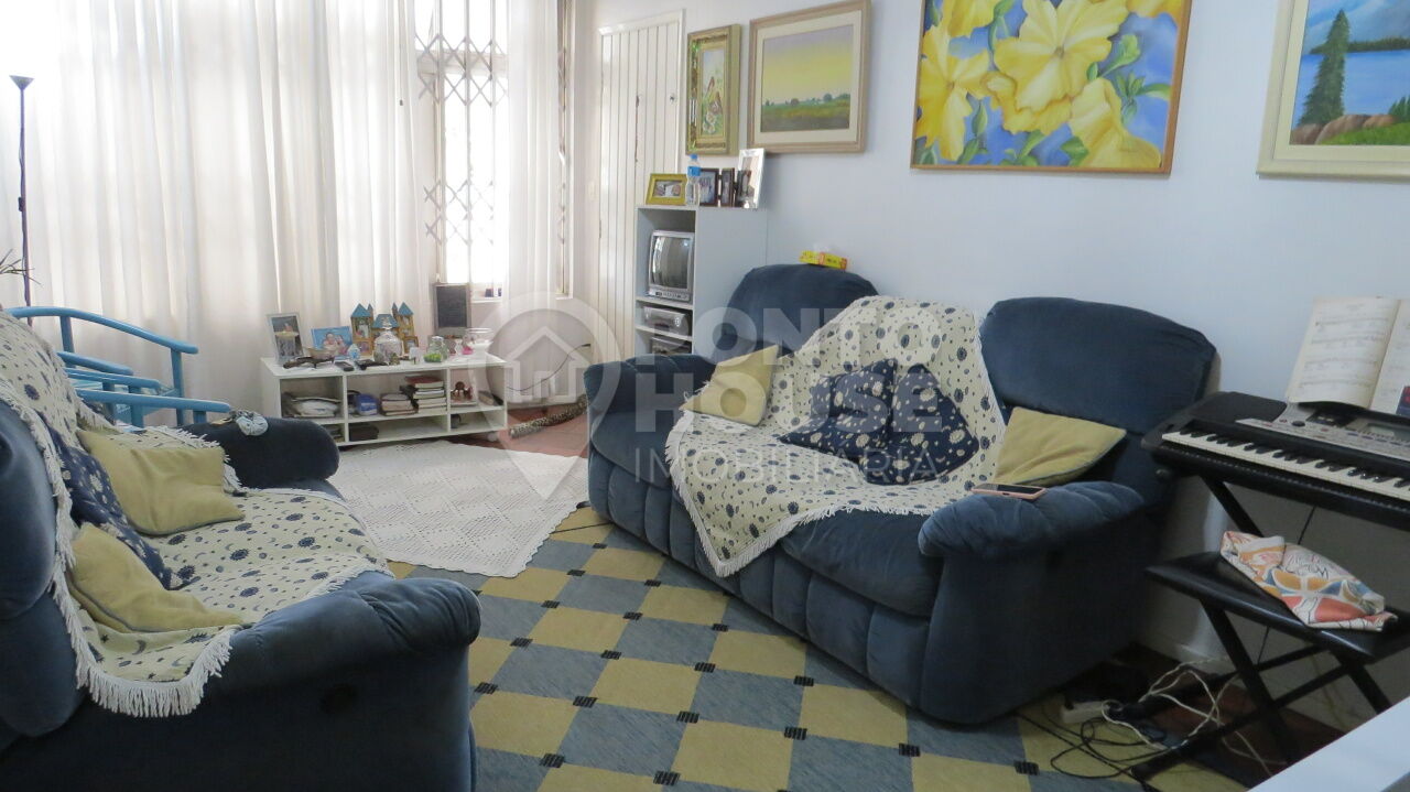 Casa de vila à venda no Jardim Prudência, 3 dormitórios, 2 vagas, permuta apto