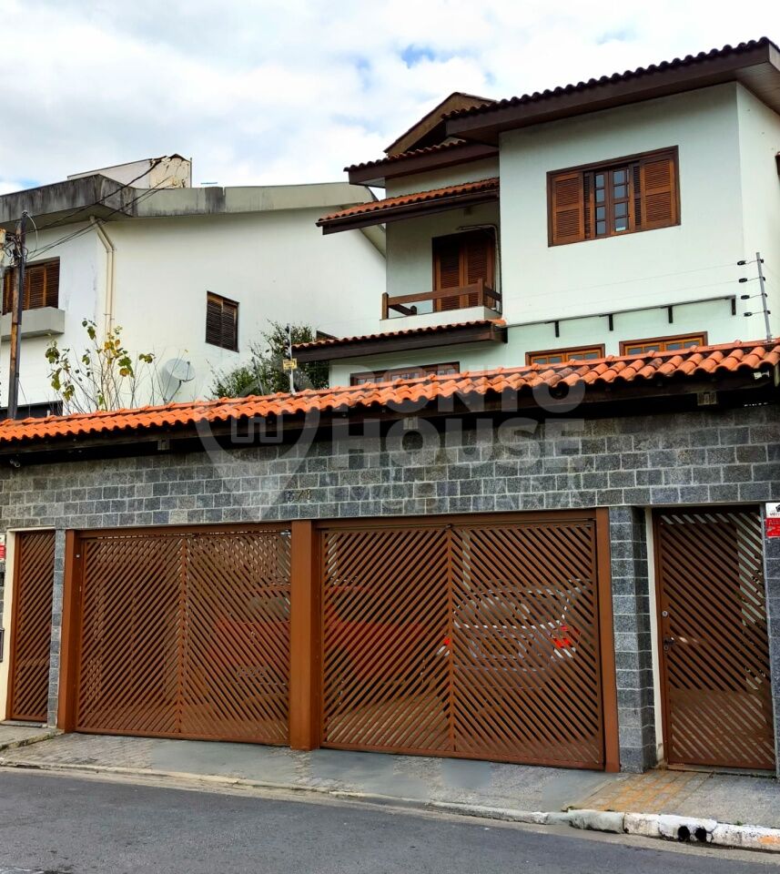 Sobrado à venda no Planalto Paulista, 4 dormitórios, 2 suítes e 4 vagas, 308 m²