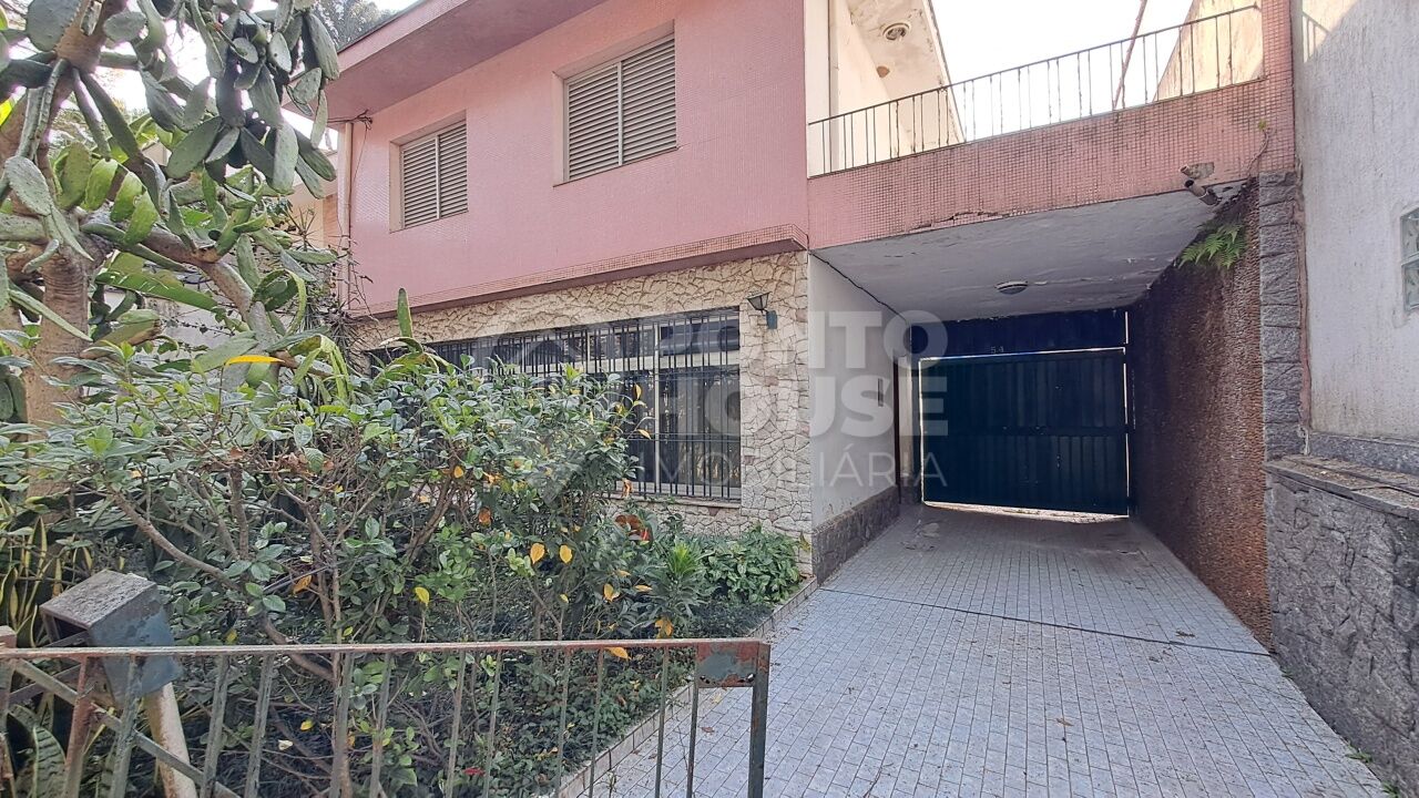 Casa à venda Planalto Paulista, 10 x 40, 3 dormitórios, amplo quintal, reforma