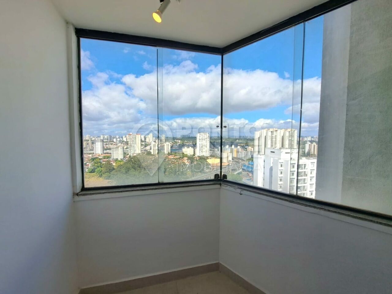 Cobertura à venda no Campo Belo 120m² 2 dormitórios, 3 banheiros, 2 vagas e piscina