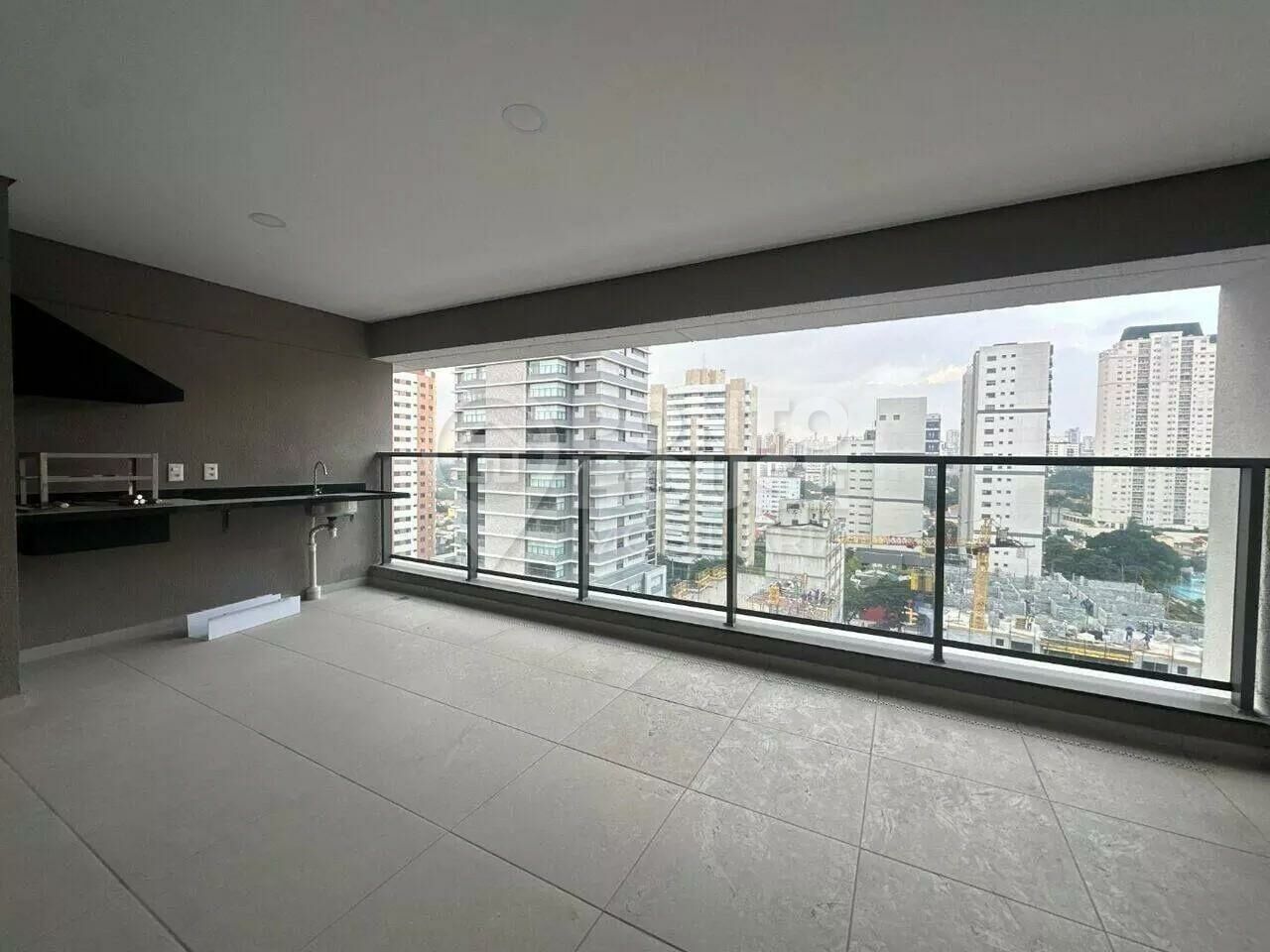 Apartamento à venda na Vila Mariana próximo do Metro 3 suítes 2 vagas com lazer