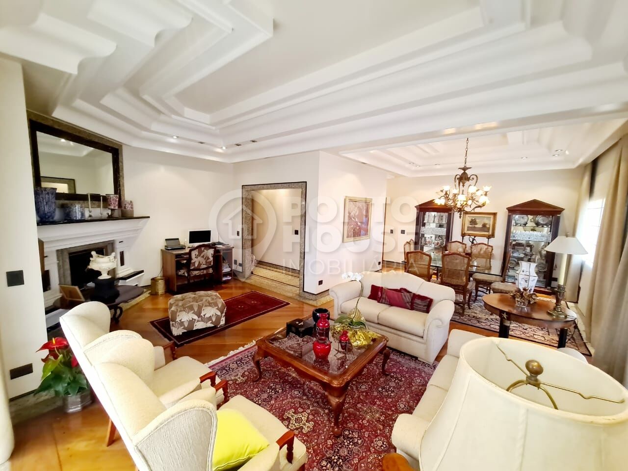 Cobertura duplex à venda em Moema, 472m², 3 suítes, 7 vagas, próximo ao metrô
