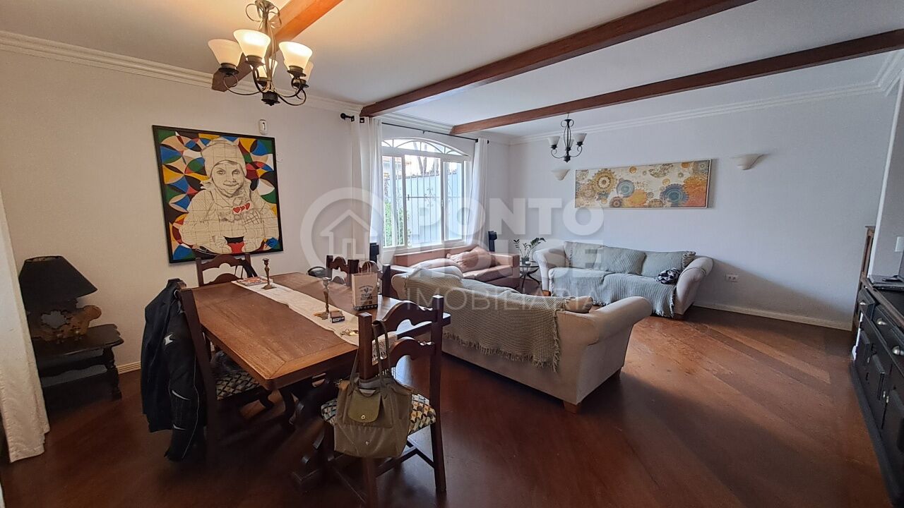 Casa à venda em Mirandópolis 3 dormitórios, 2 suítes, 3 vagas, local tranquilo