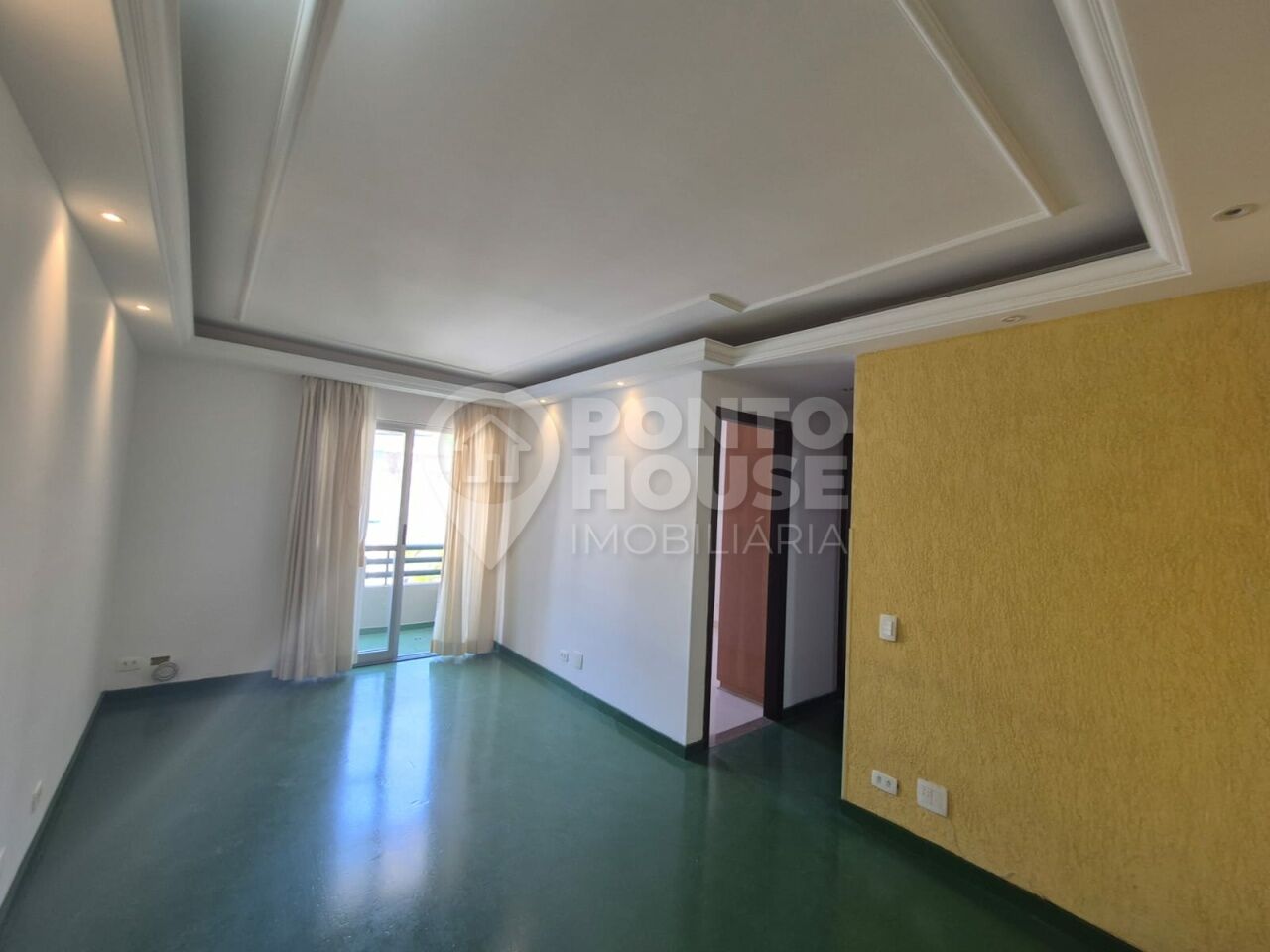 Apartamento à venda Praça da Árvore, 2 dormitórios sendo 1 suíte, lazer e 1 vaga