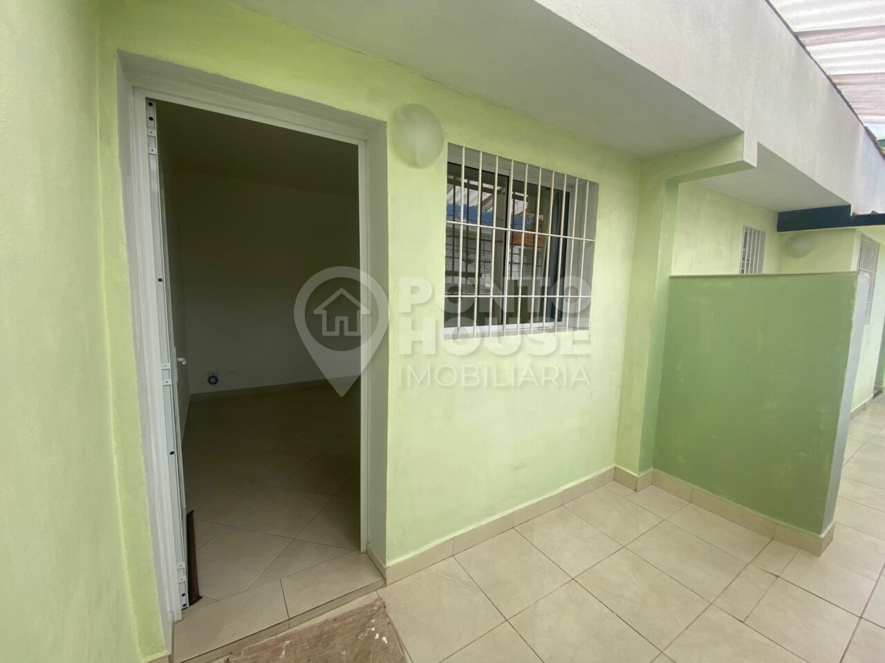 Casa para alugar de 117m² com 3 suítes no bairro do Aeroporto,cozinha e garagem