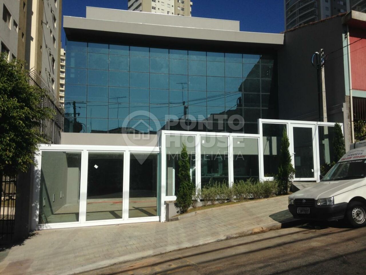 Prédio comercial de 4 andares para locação, Vila Mariana, 10 banheiros e 2 vagas