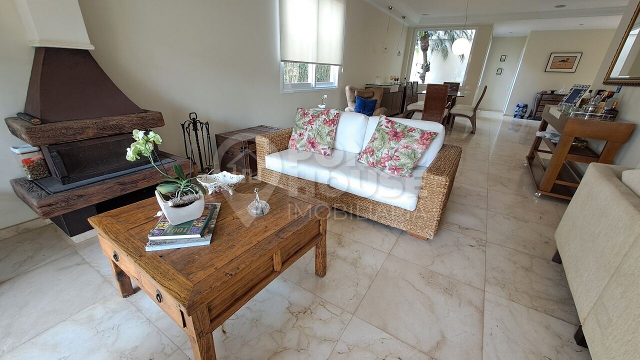 Casa à venda Planalto Paulista, 10 x 40, 3 suítes, 3 vagas, isolada, bom quintal