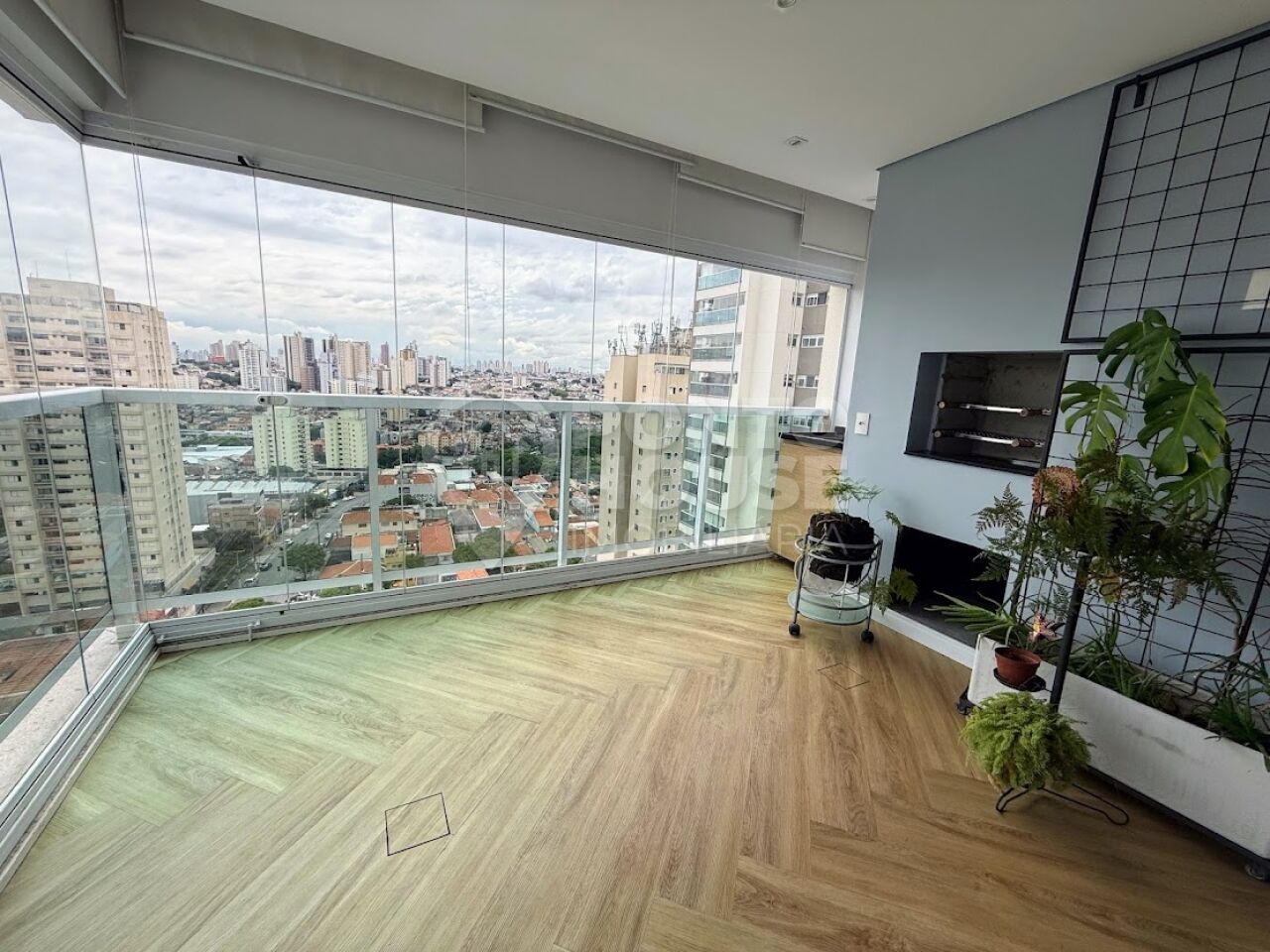 Apartamento 2 dormitórios, suíte, 1 vaga, à venda na Saúde próximo ao metrô