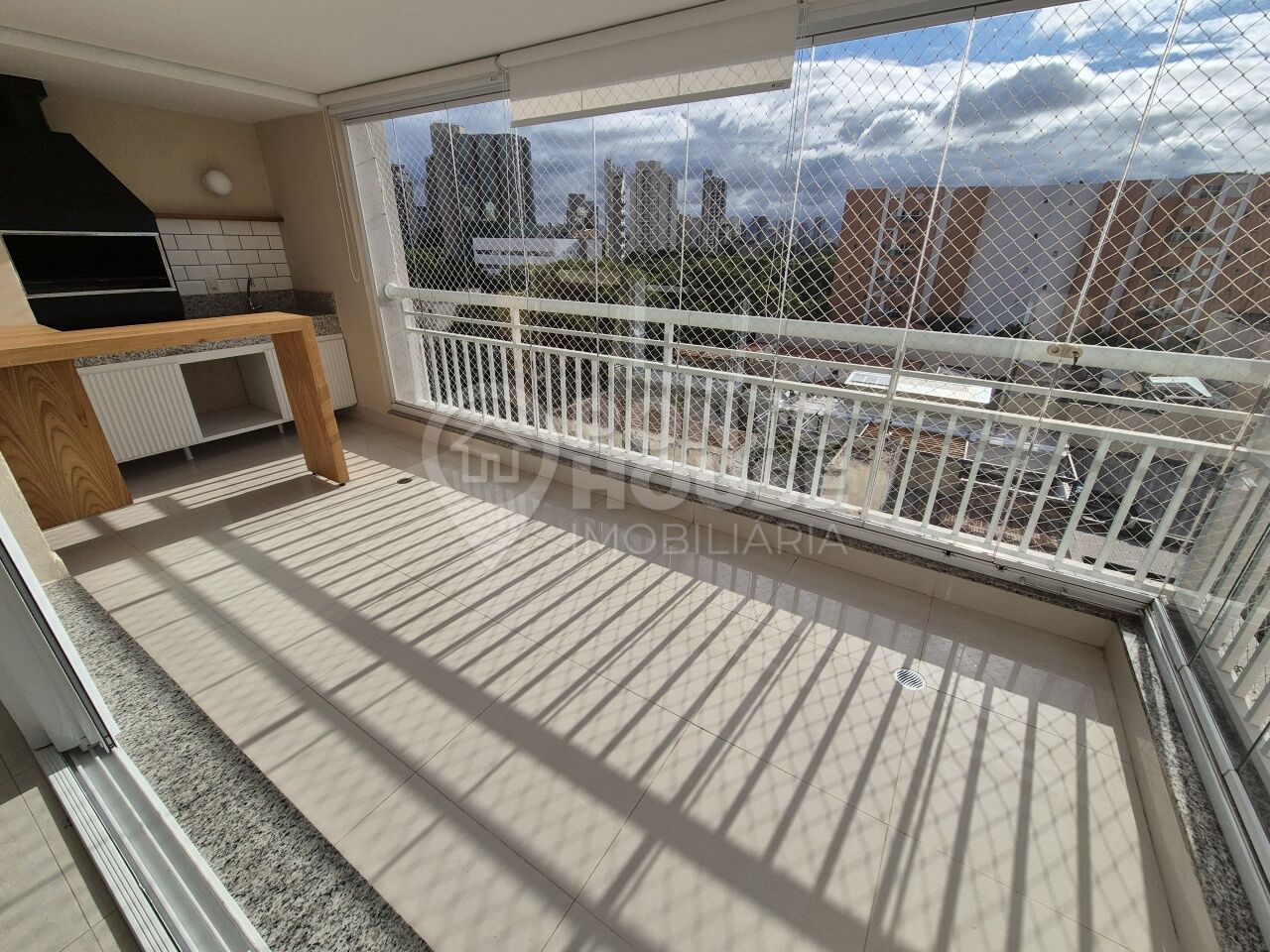 Apartamento à venda na Vila Mariana, 3 suítes e 2 vagas, próximo ao Ibirapuera