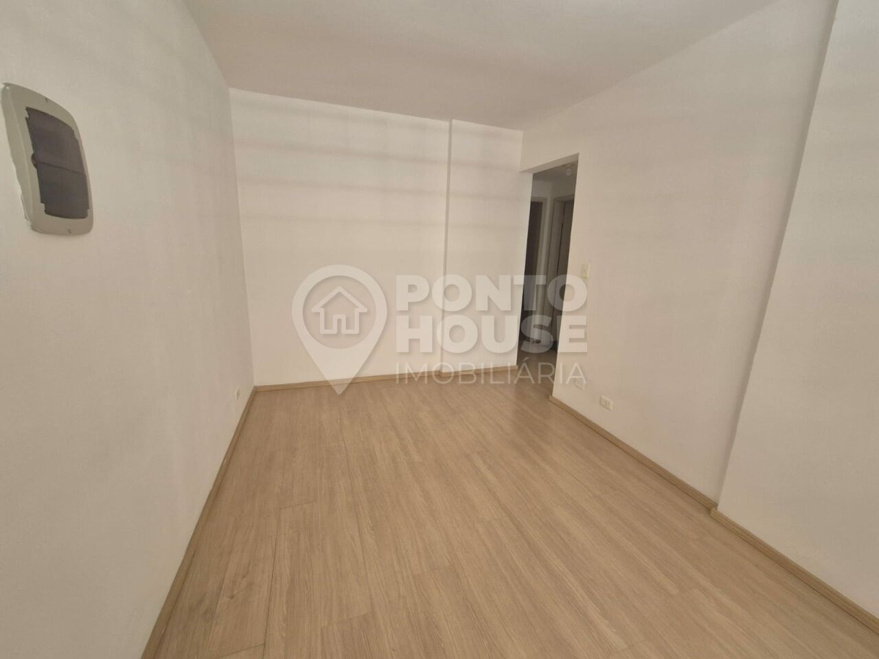 Apartamento à venda, 2 dormitórios, em frente a Igreja de São Judas. 