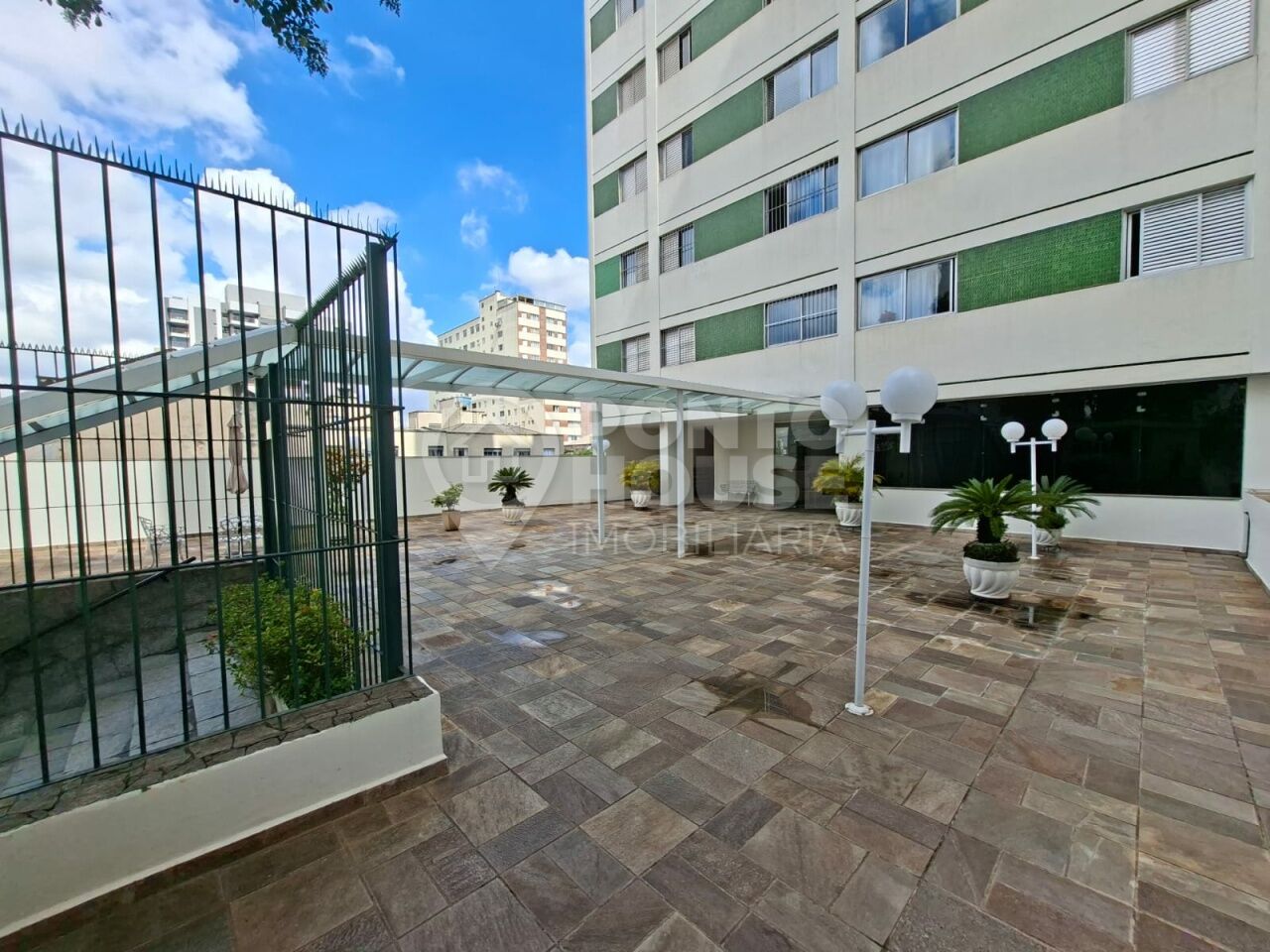 Apartamento para locação no bairro do Ipiranga, 2 dormitórios e 1 vaga
