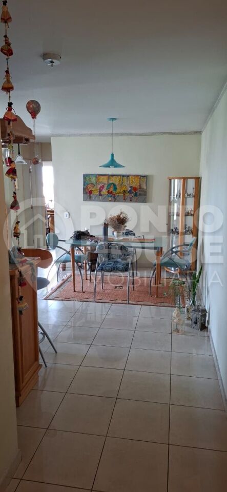 Apartamento com 2 dormitórios e 1 vaga no Jardim Santa Emília