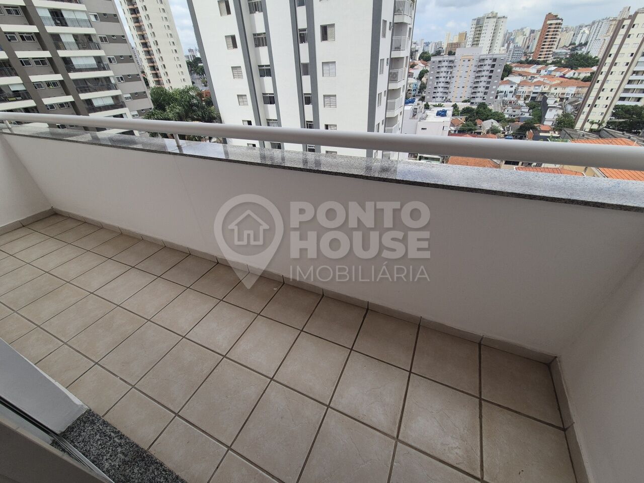 Apartamento à venda na Vila Gumercindo, 2 dormitórios, suíte e 1 vaga 
