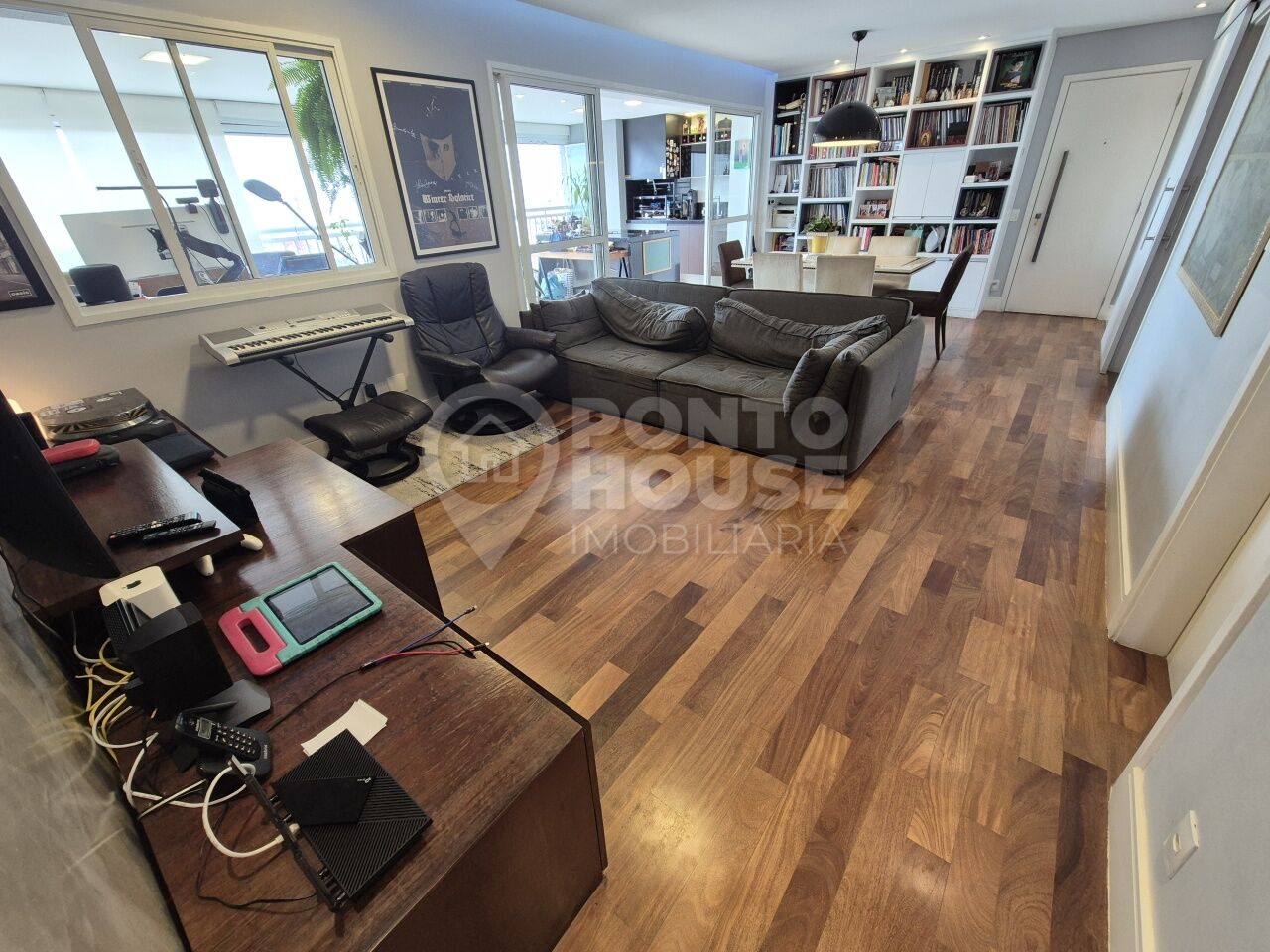 Apartamento à venda na Vila Gumercindo, 3 dormitórios e 3 vagas