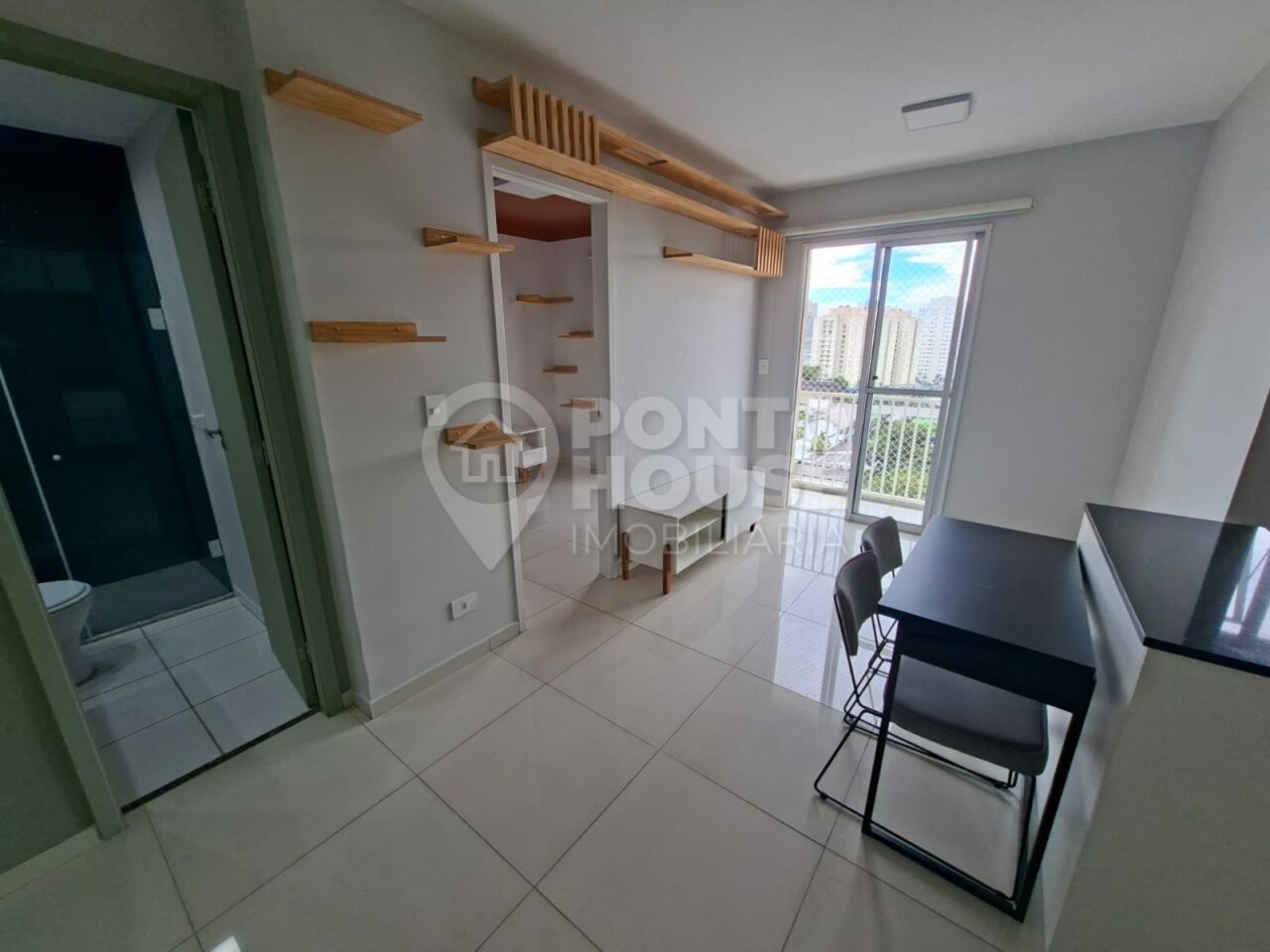 Apartamento de 1 dormitório, 1 vaga no bairro Cambuci para locação