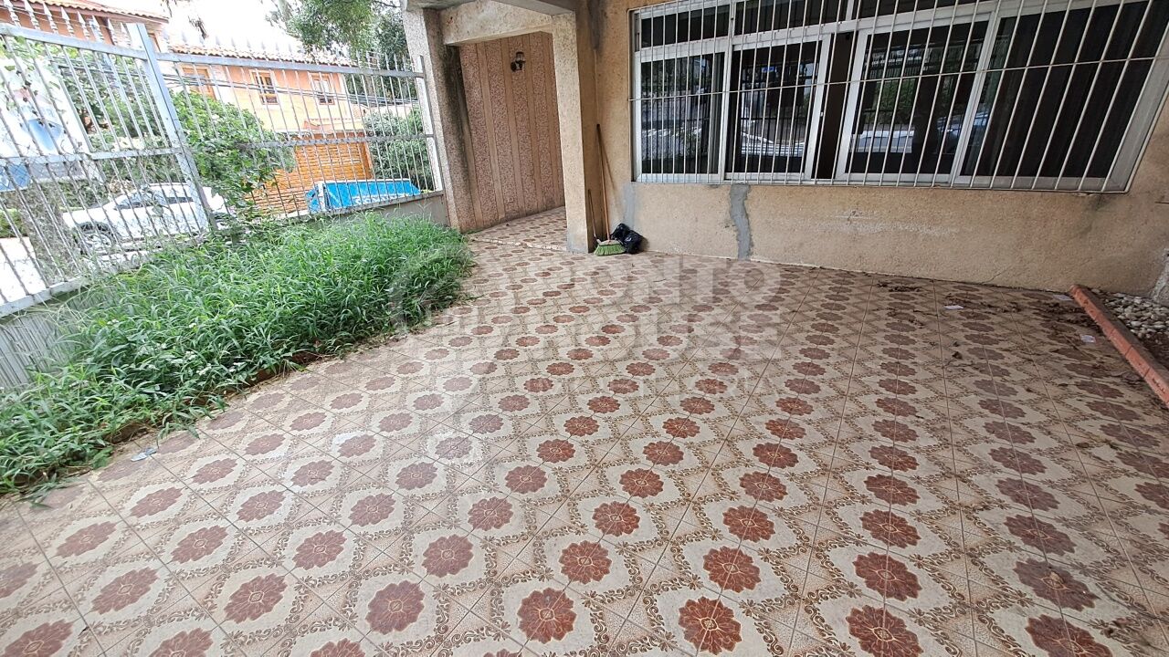 Casa à venda Planalto Paulista 2 dormitórios, 2 vagas. Oportunidade para reforma