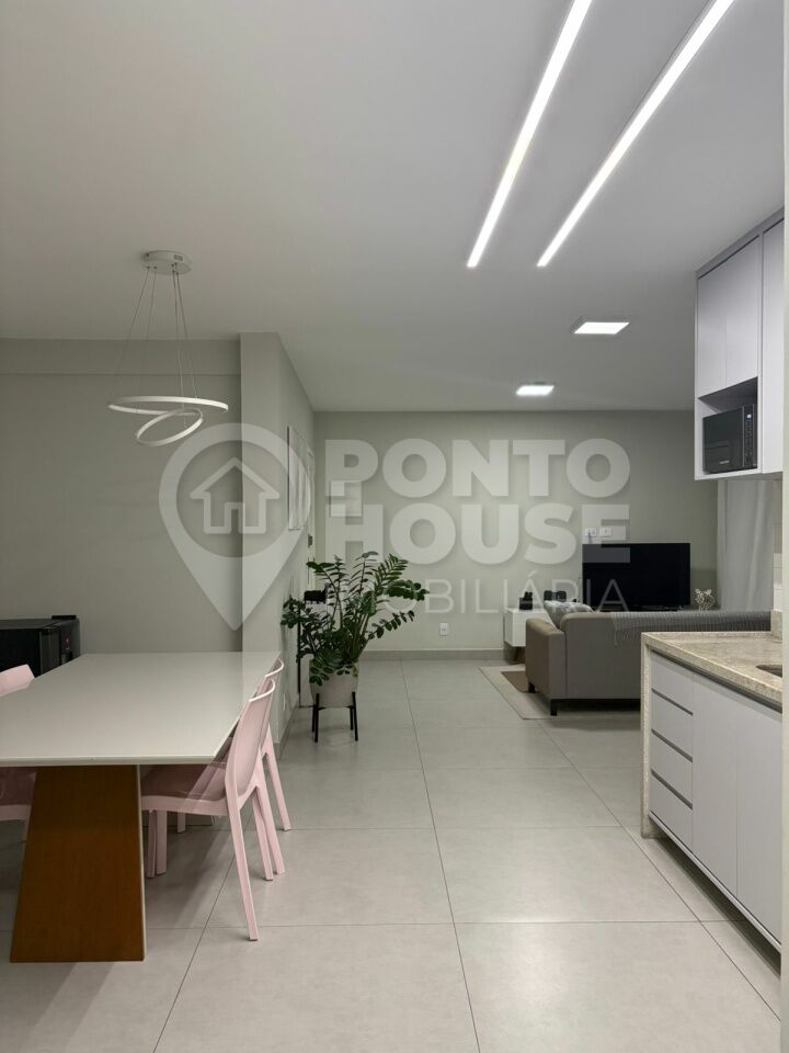 Apartamento reformado à venda na Vila Gumercindo 81 m², 2 dormitórios e 1 vaga