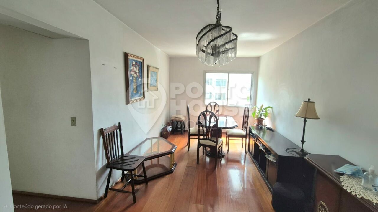 Apartamento à venda no bairro Saúde, 260m do metrô, 2 dormitórios, 1 vaga