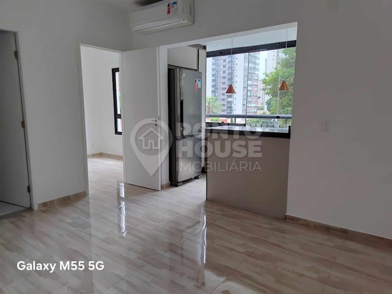 Apartamento à venda de 32 m², Saúde, 1 dormitório, living, varanda, depósito