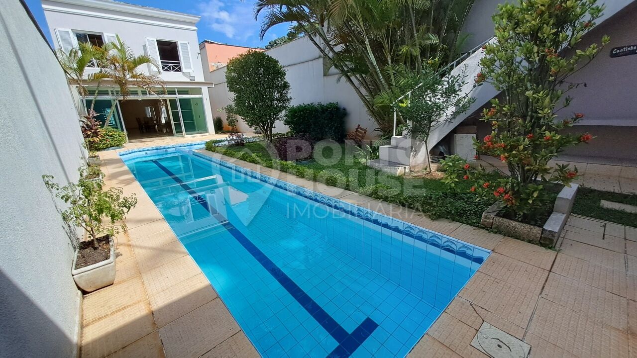 Casa para locação no Planalto Paulista 3 dormitórios, suítes, 4 vagas, piscina