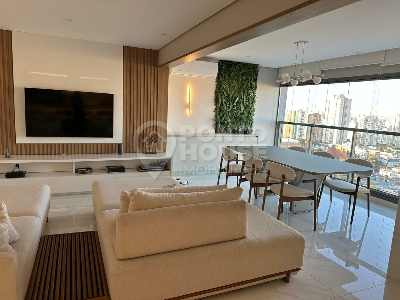 Apartamento mobiliado à venda no bairro do Ipiranga 108 m², 2 suítes e 2 vagas