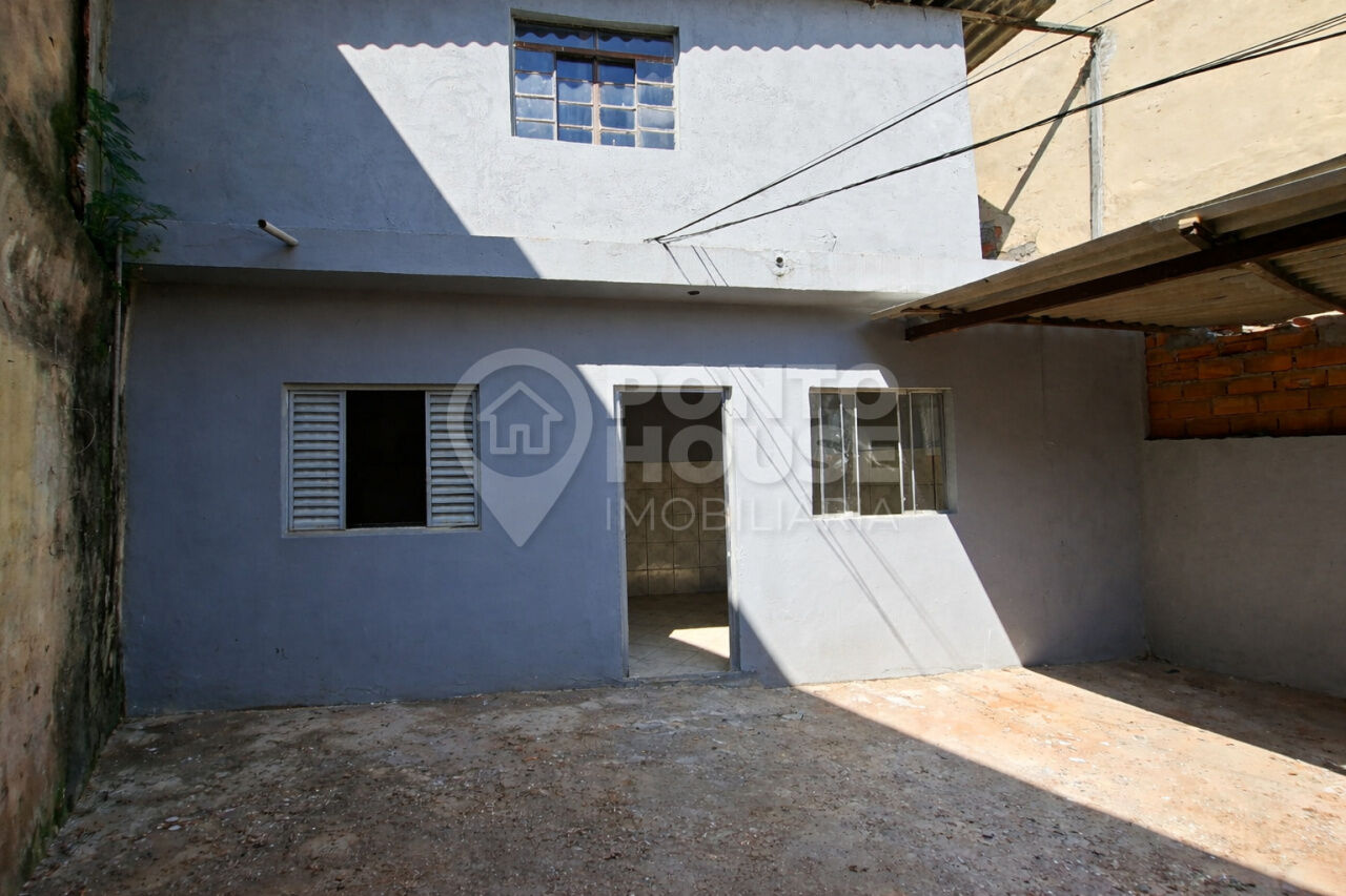 Casa para locação com 1 dormitório e garagem (fundos) no bairro Água Funda